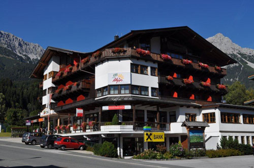 Hotel in Scheffau